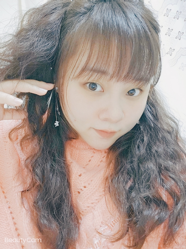 艾薇儿的第一张照片--尤溪相亲网