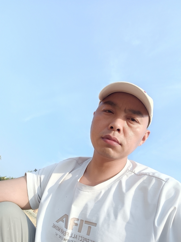 哥哥的第一张照片--尤溪相亲网