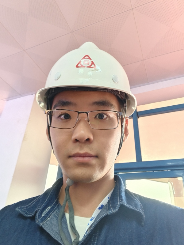 何鹏宇的第二张照片--尤溪相亲网