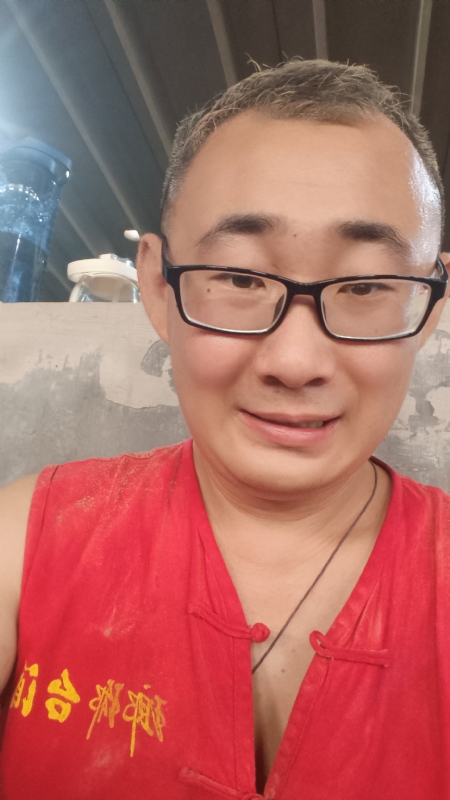 黑黑一笑的第二张照片--尤溪相亲网